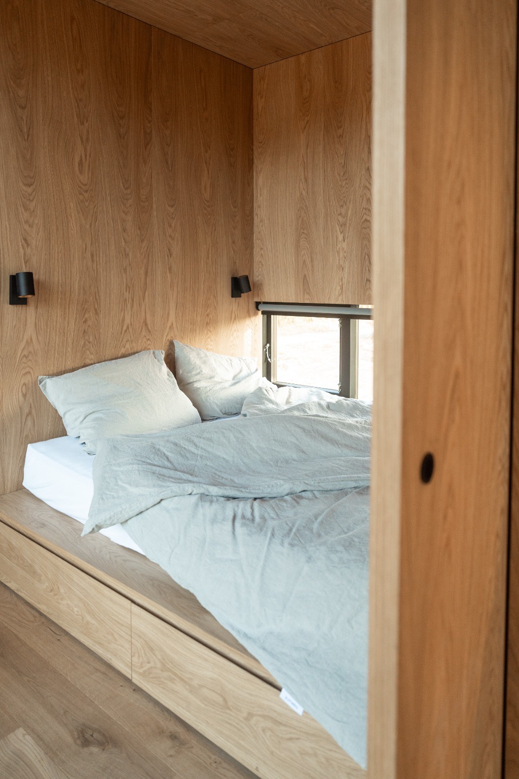 Slaapkamer met een kingsize Auping-bed van 180 bij 200 centimeter